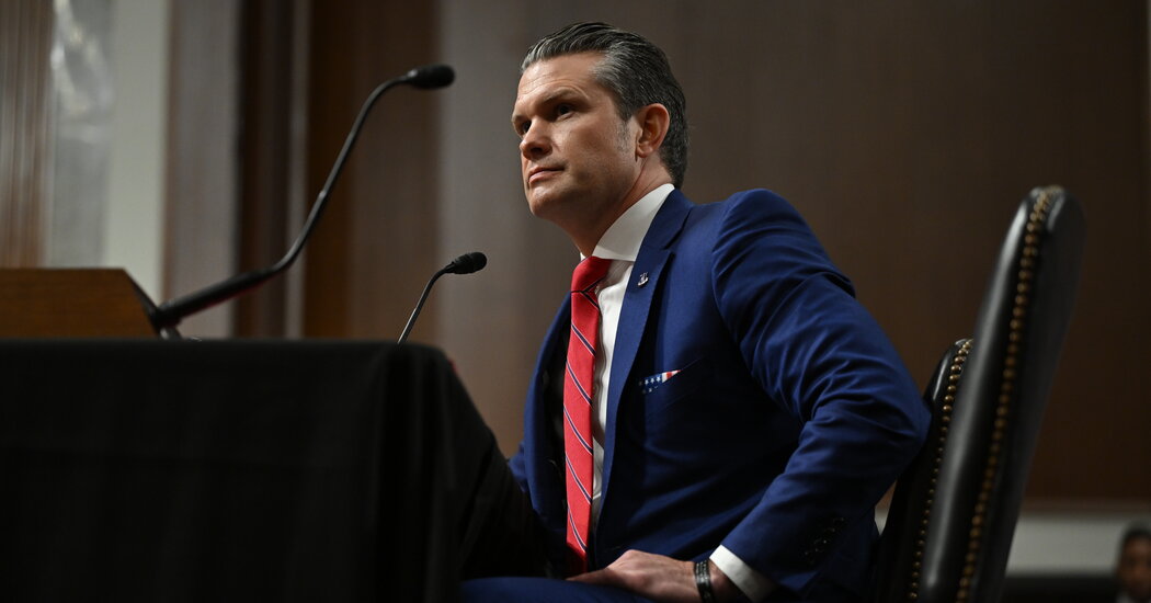 Pete Hegseth se veste para defesa