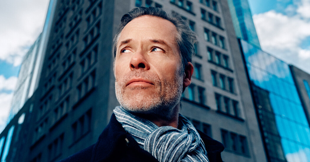 Com ‘The Brutalist’, Guy Pearce retorna a Hollywood