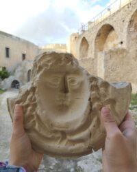 Matriz de máscara de Medusa encontrada na Sicília – The History Blog
