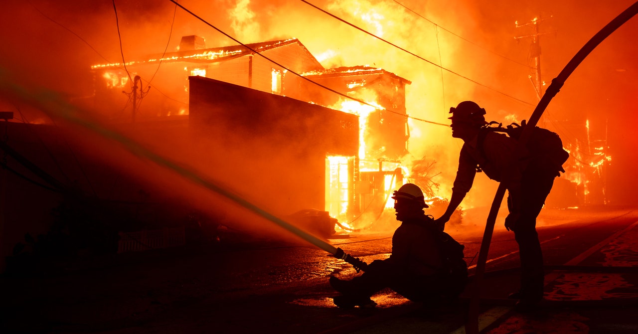 A maré pode finalmente estar virando contra os incêndios em Los Angeles