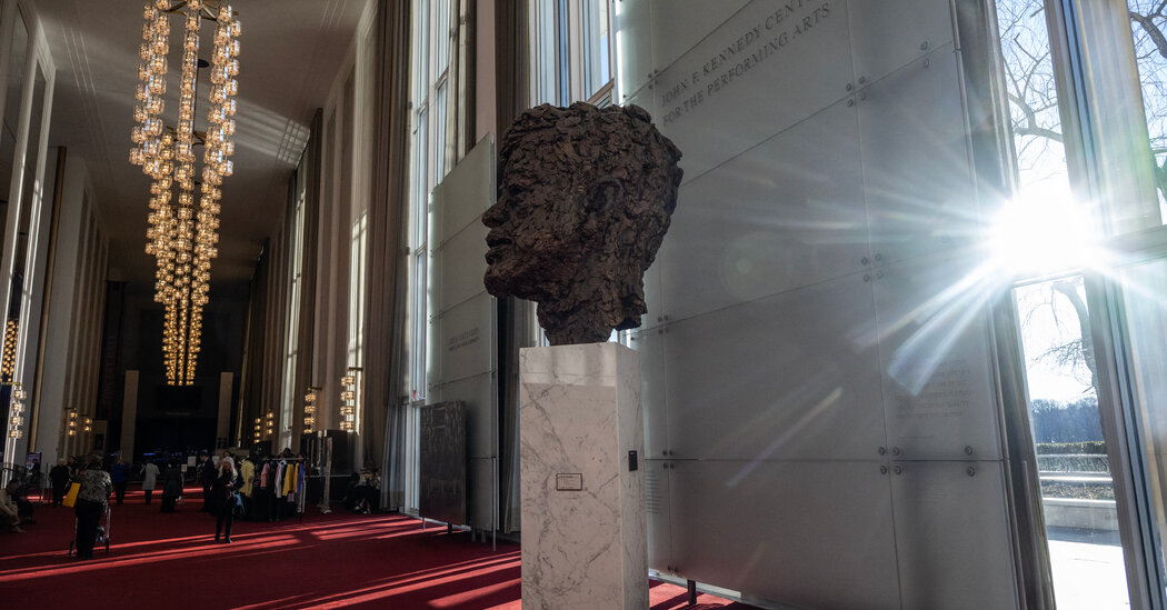 Uma noite no Kennedy Center, logo após a aquisição de Trump
