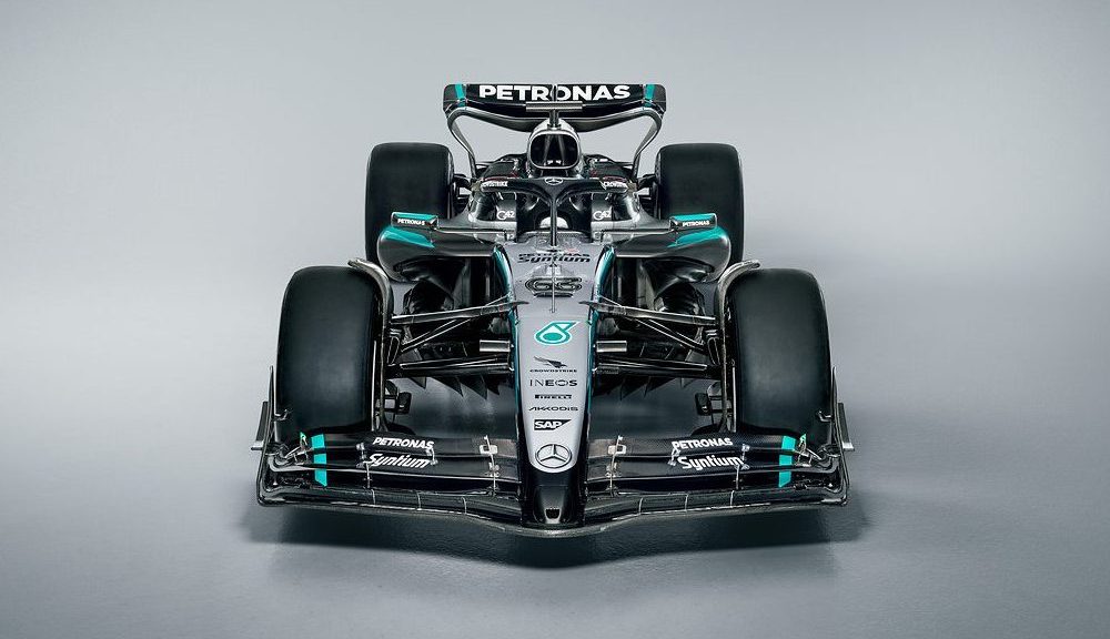 Mercedes visando um retorno à luta do campeonato com o novo W16