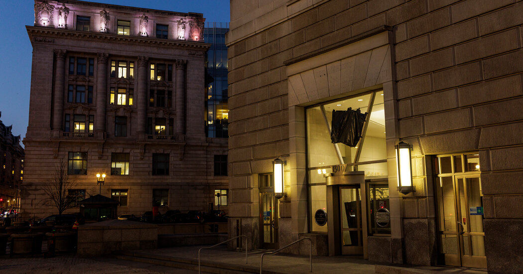 Os funcionários oficiais da USAID pedem a destruição ou queimar registros classificados e de pessoal