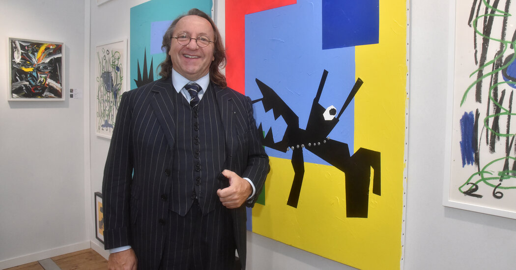 Especialista de arte acusado de enganar Prince e Palace of Versalhes Stands Trial