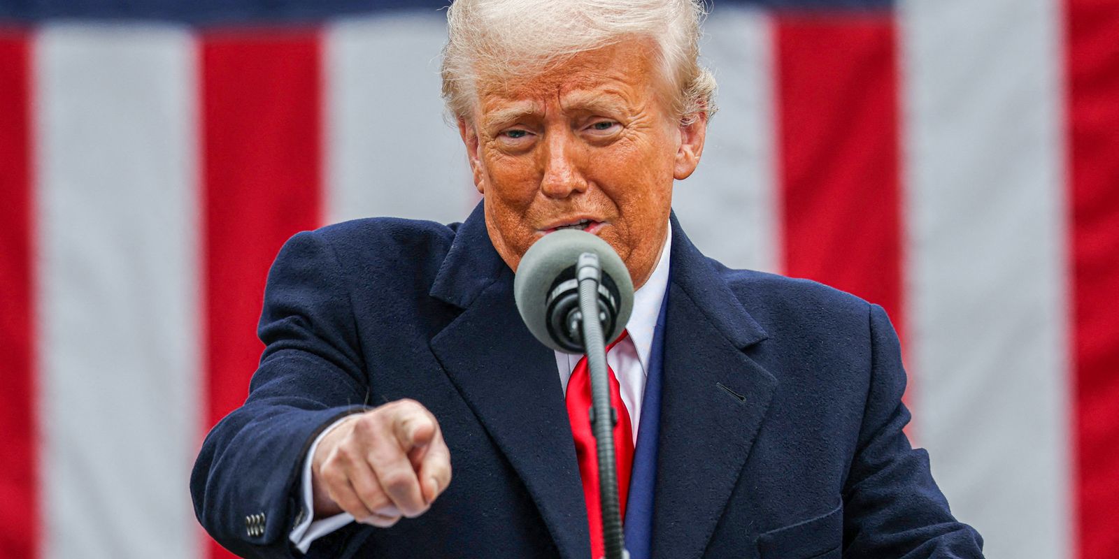 Trump diz que Putin ficou “absolutamente louco” e analisa mais sanções