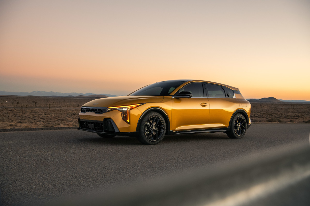 Kia revela 2026 k4 hatchback, sua alternativa crossover
