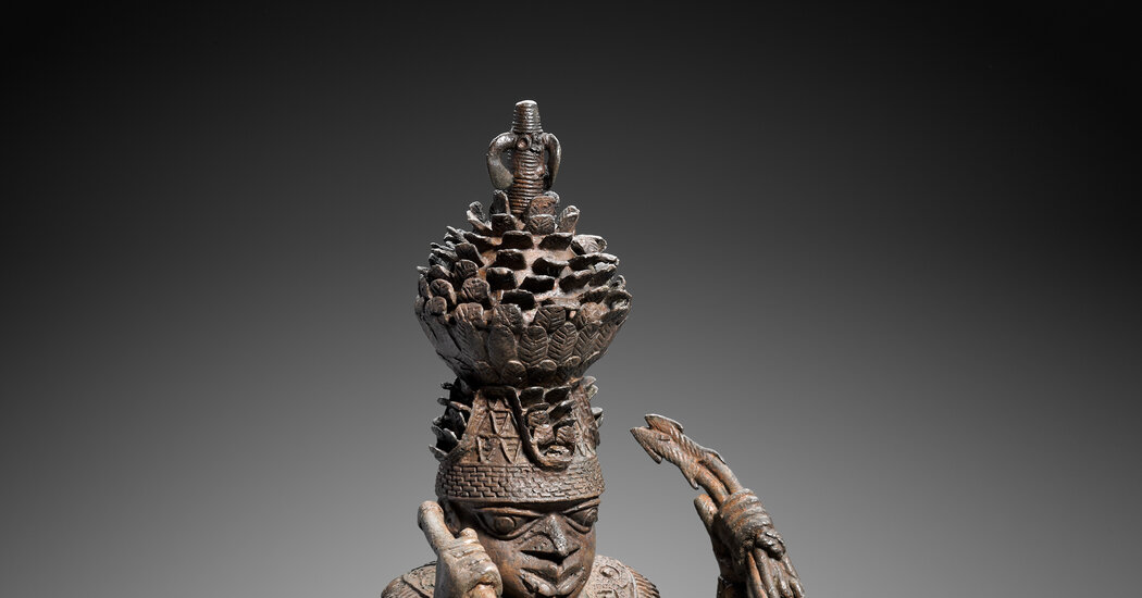 Os bronzes de Benin do Museu são recuperados por rico colecionador