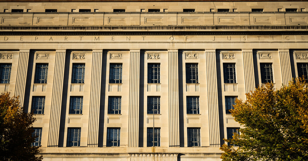 EUA restaura o status legal para muitos estudantes internacionais, mas alerta de remoções por vir