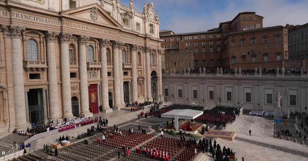 Últimas atualizações: os enlutados se reúnem para o funeral do papa Francisco