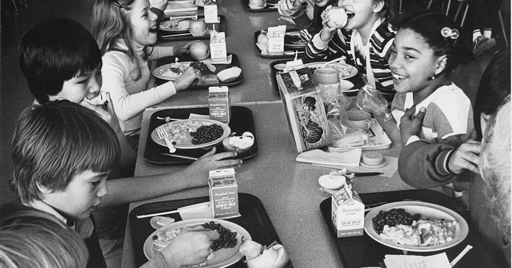 Um Museu da Filadélfia olha para as brigas de comida sobre almoços escolares