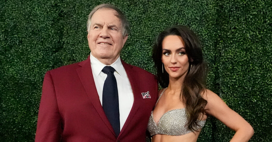 A namorada de Bill Belichick, Jordon Hudson, fecha a pergunta sobre o relacionamento deles