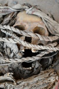 Túmulo com 24 mortos em um conflito encontrado no Peru – o blog de história