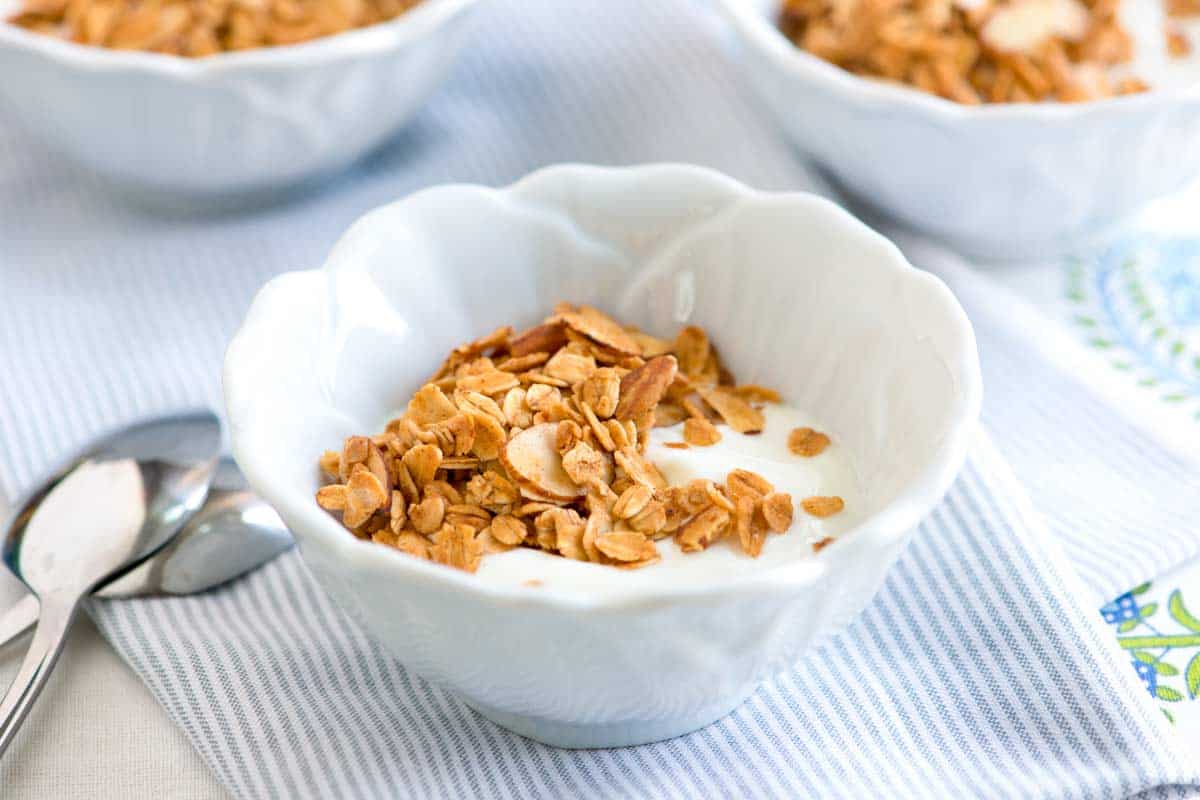 Receita de granola de amêndoa de mel caseira