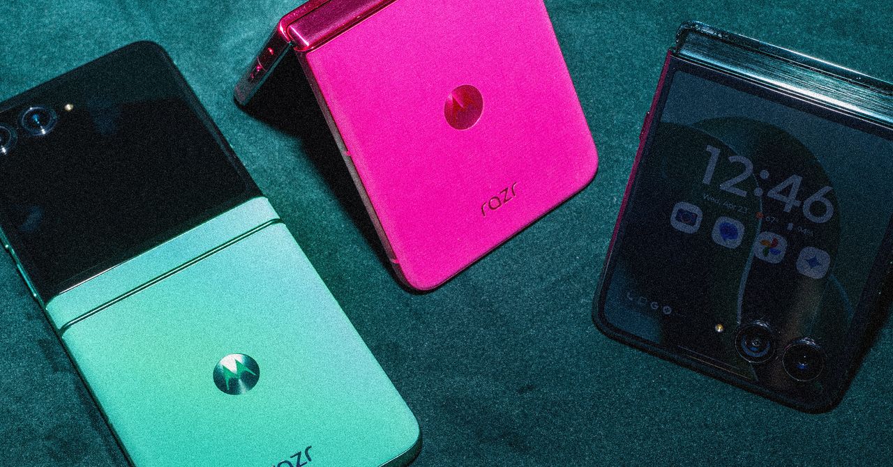 Os mais recentes telefones RAZR da Motorola estão todos na IA