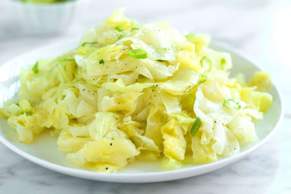 Receita de repolho no vapor com manteiga de limão