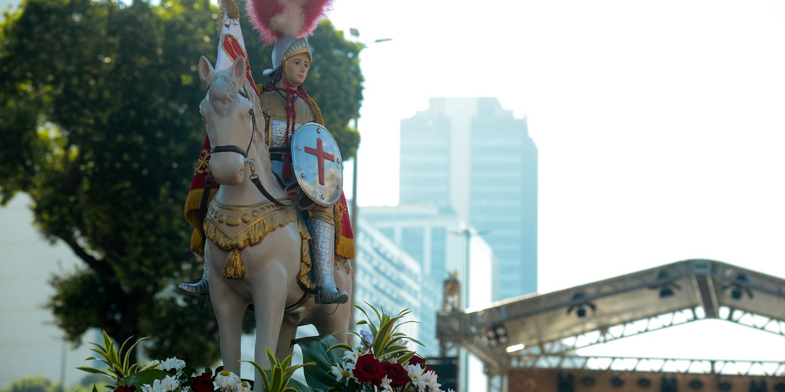 Viva Maria celebra São Jorge e sua espada protetora