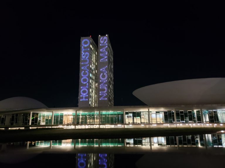 Congresso Nacional recebe projeção de frase em alusão ao Dia do Holocausto e do Heroísmo – Notícias