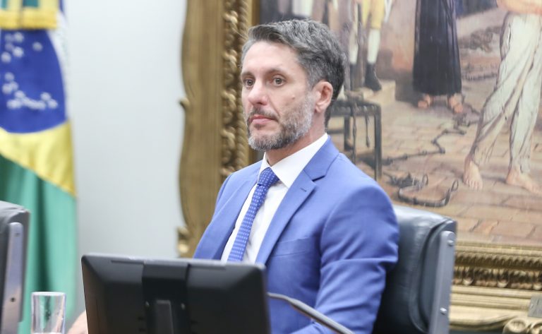 Relator recomenda prosseguir com processo contra Glauber Braga; votação de recurso na CCJ é adiada – Notícias