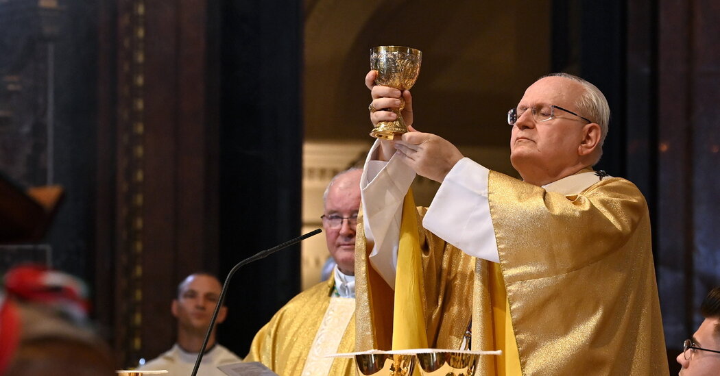 O cardeal Erdo da Hungria é o favorito dos conservadores para se tornar um papa