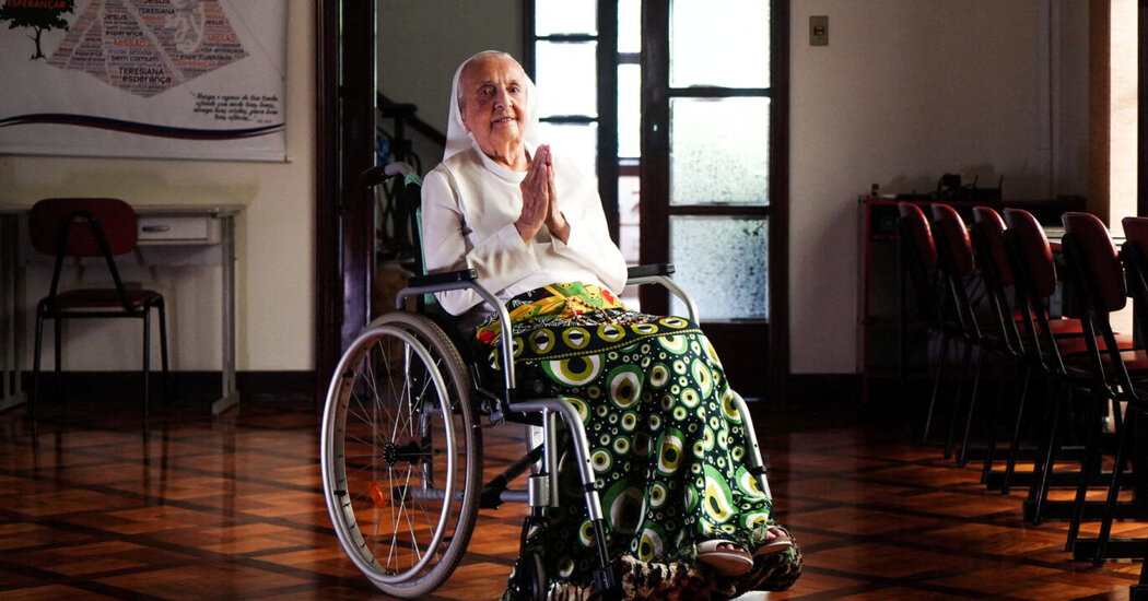 Freira brasileira que era a pessoa mais velha do mundo morre aos 116