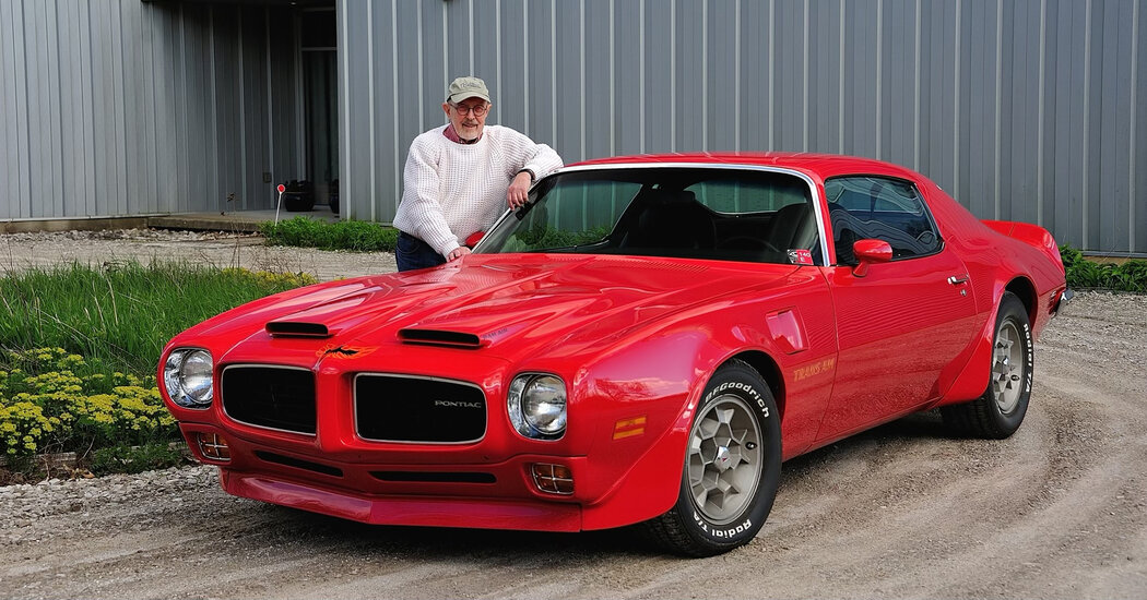 William L. Porter, designer de carros americanos clássicos, morre aos 93