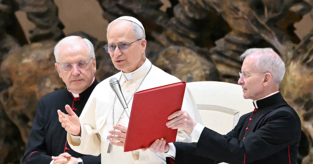 O papa Leo Xiv pede a mídia para evitar a linguagem divisiva