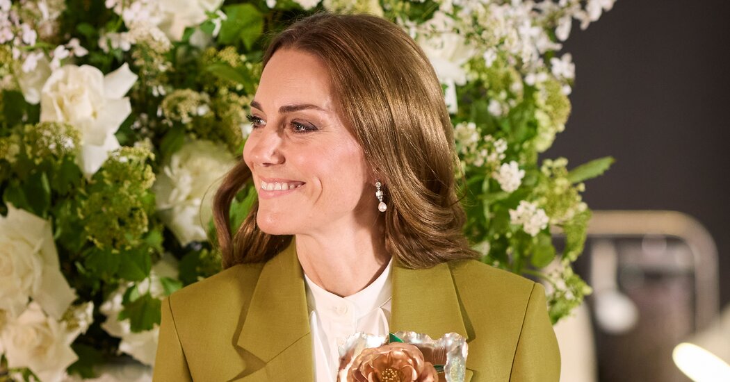 Kate Middleton apresenta o prêmio 2025 Queen Elizabeth II para design
