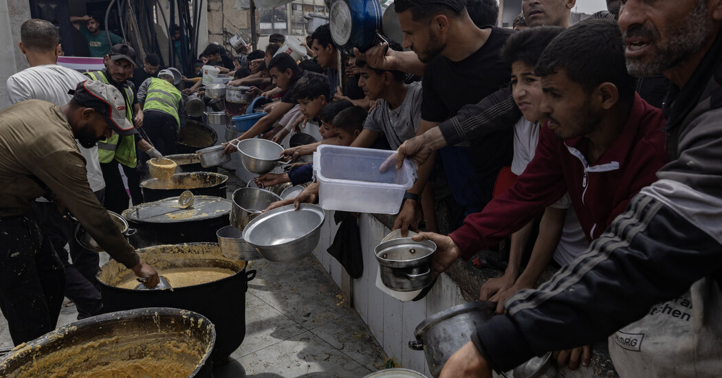 Em particular, alguns oficiais israelenses admitem que Gaza está à beira da fome