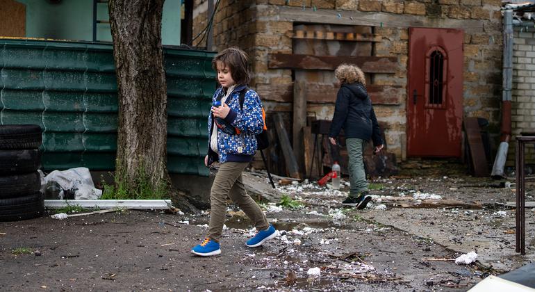 “Ataques de drones da Rússia em Kherson configuram crimes contra humanidade”