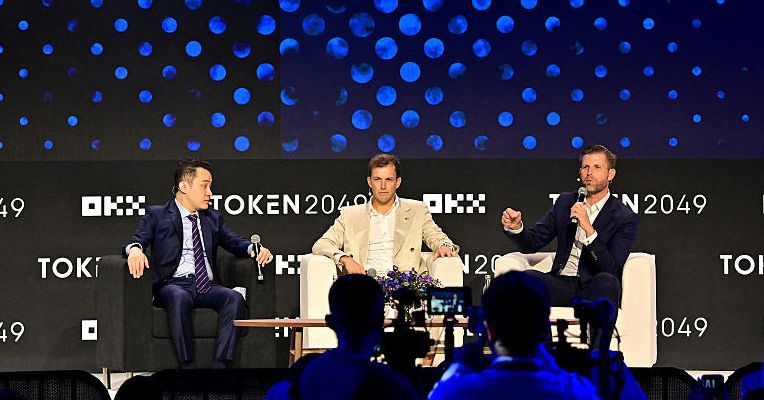 À medida que os negócios de cripto