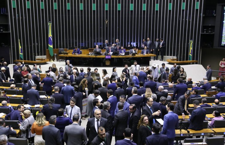 Plenário pode votar projeto que altera número de deputados e proposta sobre marco legal para concessões – Notícias