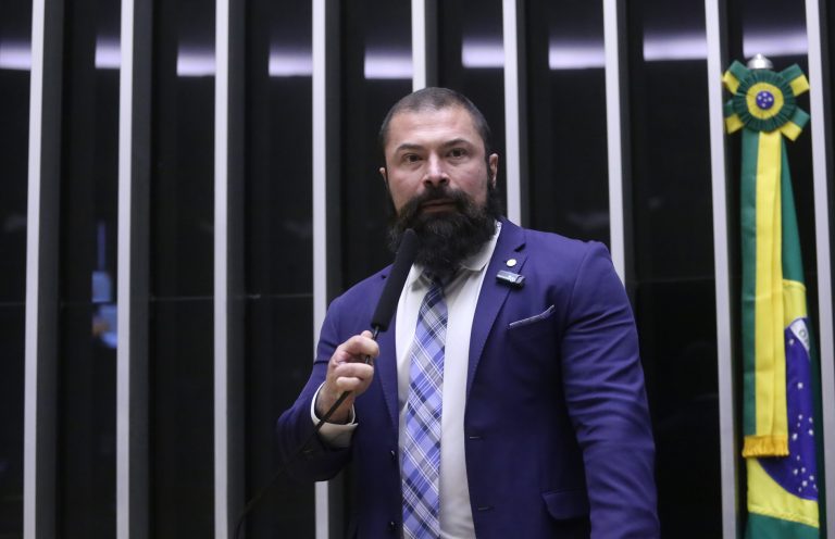 Projeto criminaliza ataques contra religiosos nas redes sociais – Notícias