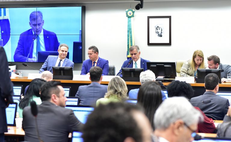 Conselho de Ética aprova suspensão do deputado Gilvan da Federal por três meses – Notícias