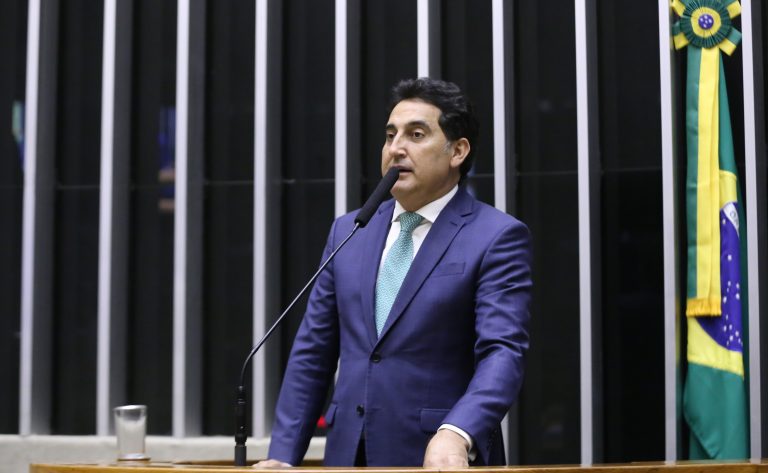 Comissão aprova medidas contra vídeos íntimos criados por inteligência artificial – Notícias