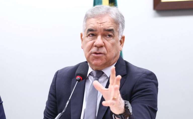 Projeto concede isenção de imposto para mães de múltiplos comprar carro de sete lugares – Notícias