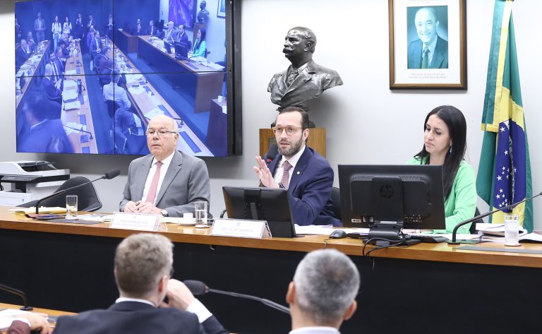 Ministro defende asilo diplomático a ex-primeira dama do Peru por “razões humanitárias” – Notícias