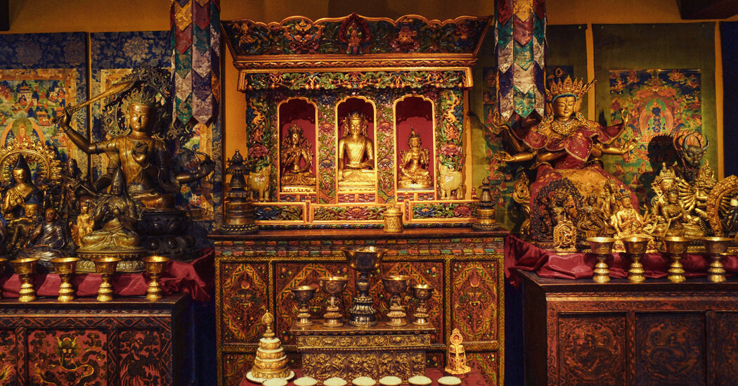 A sala do santuário budista tibetana reabre no Museu do Brooklyn