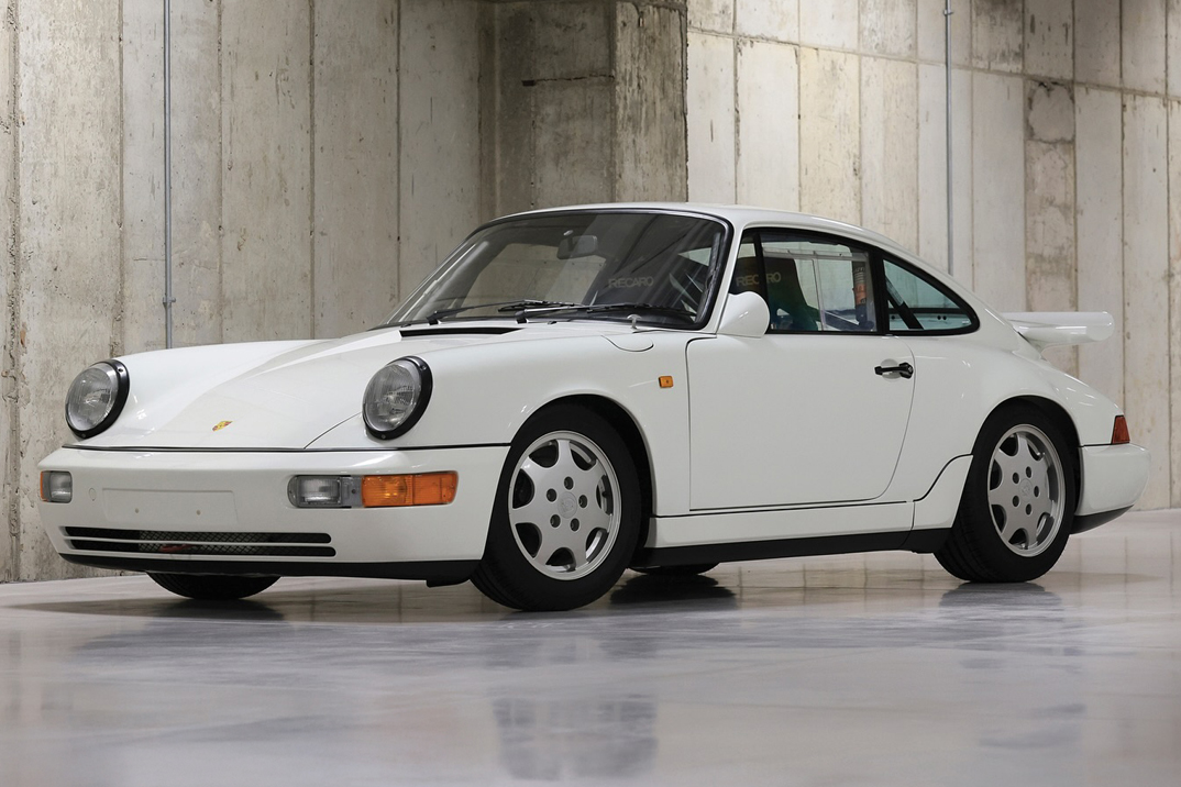 Este Porsche 964 Leichtbau é mais raro que a maioria dos hipercarros e está indo em leilão por US $ 1 milhão