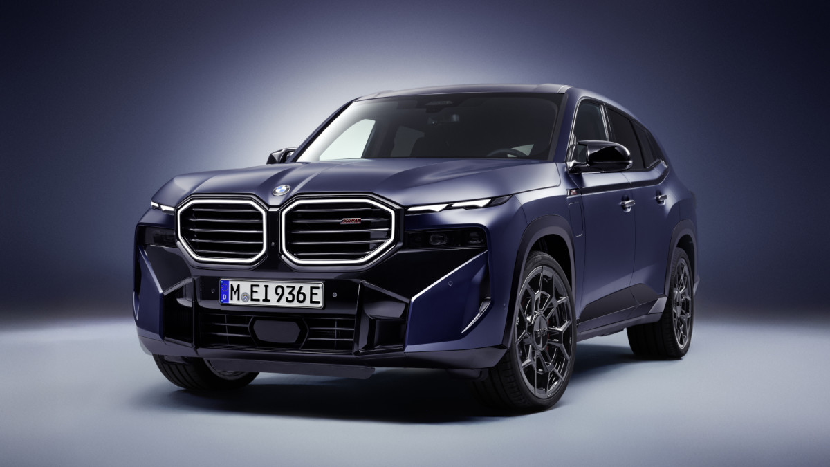 O controverso XM SUV da BMW ficou melhor para 2026