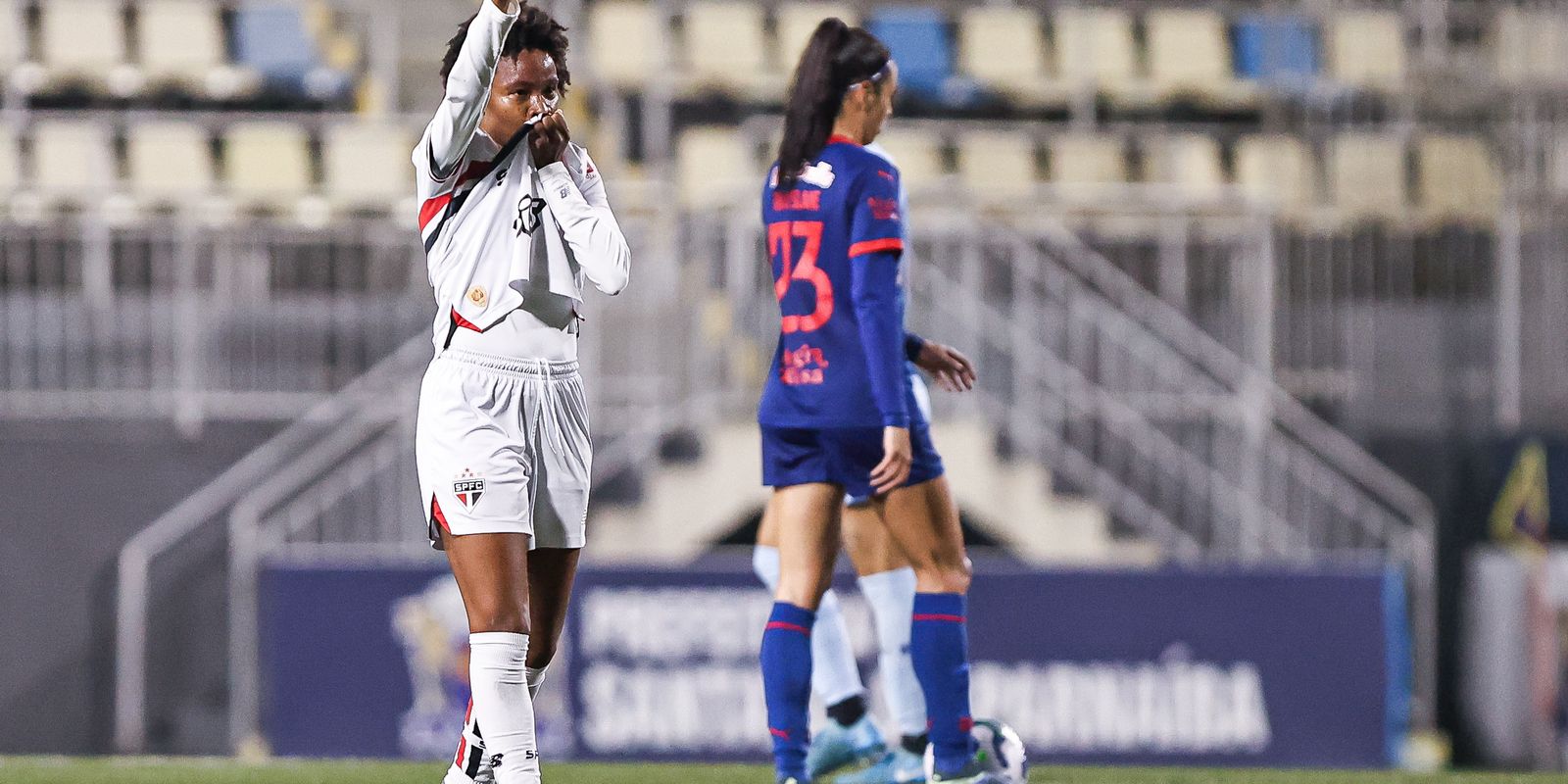 São Paulo goleia Bragantino e chega às quartas do Brasileiro Feminino