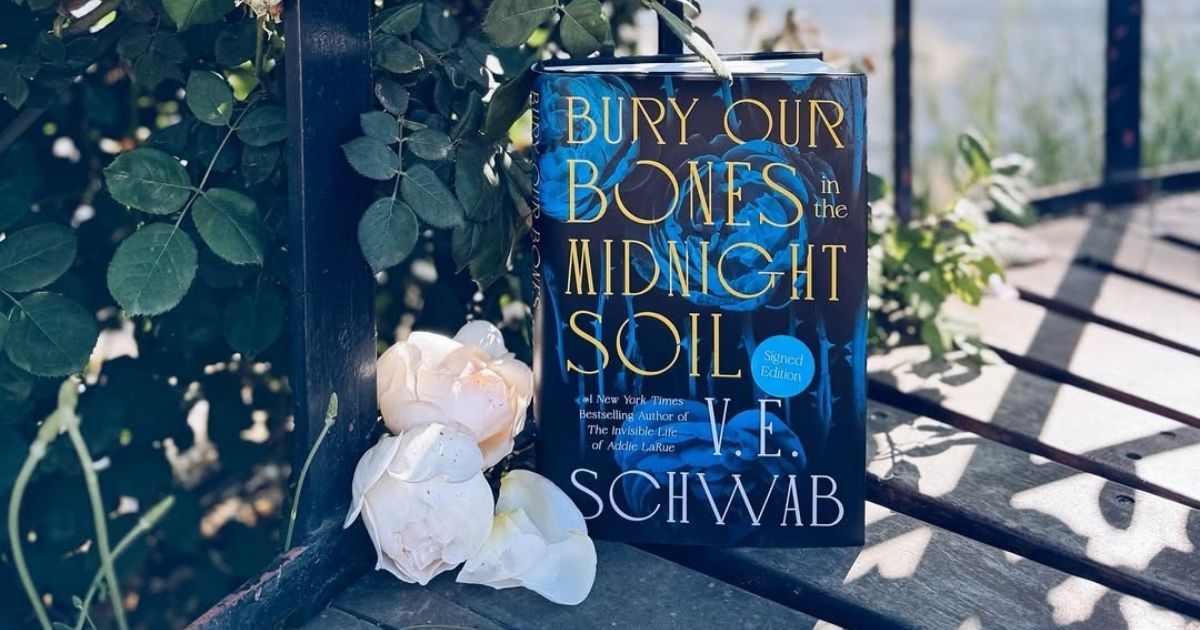 Revisão: ‘Enterre nossos ossos no solo da meia -noite’ por ve Schwab