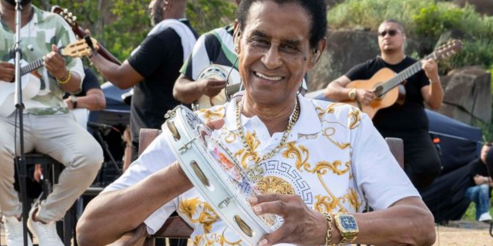 Morre o sambista Bira Presidente, fundador do grupo Fundo de Quintal