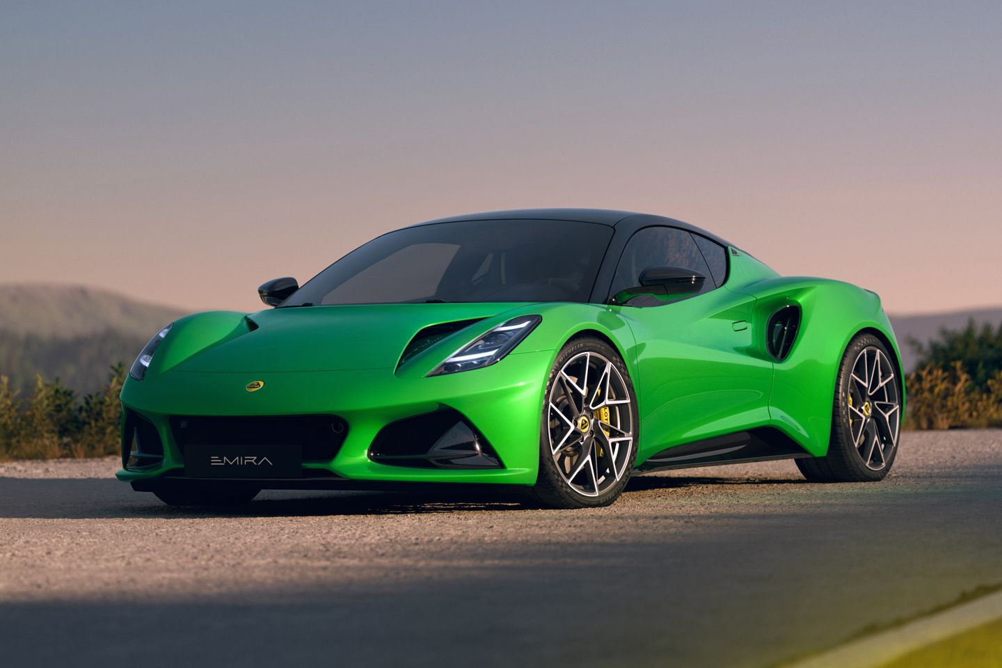 Lotus revisa a linha Emira (novamente) com o novo V6 SE