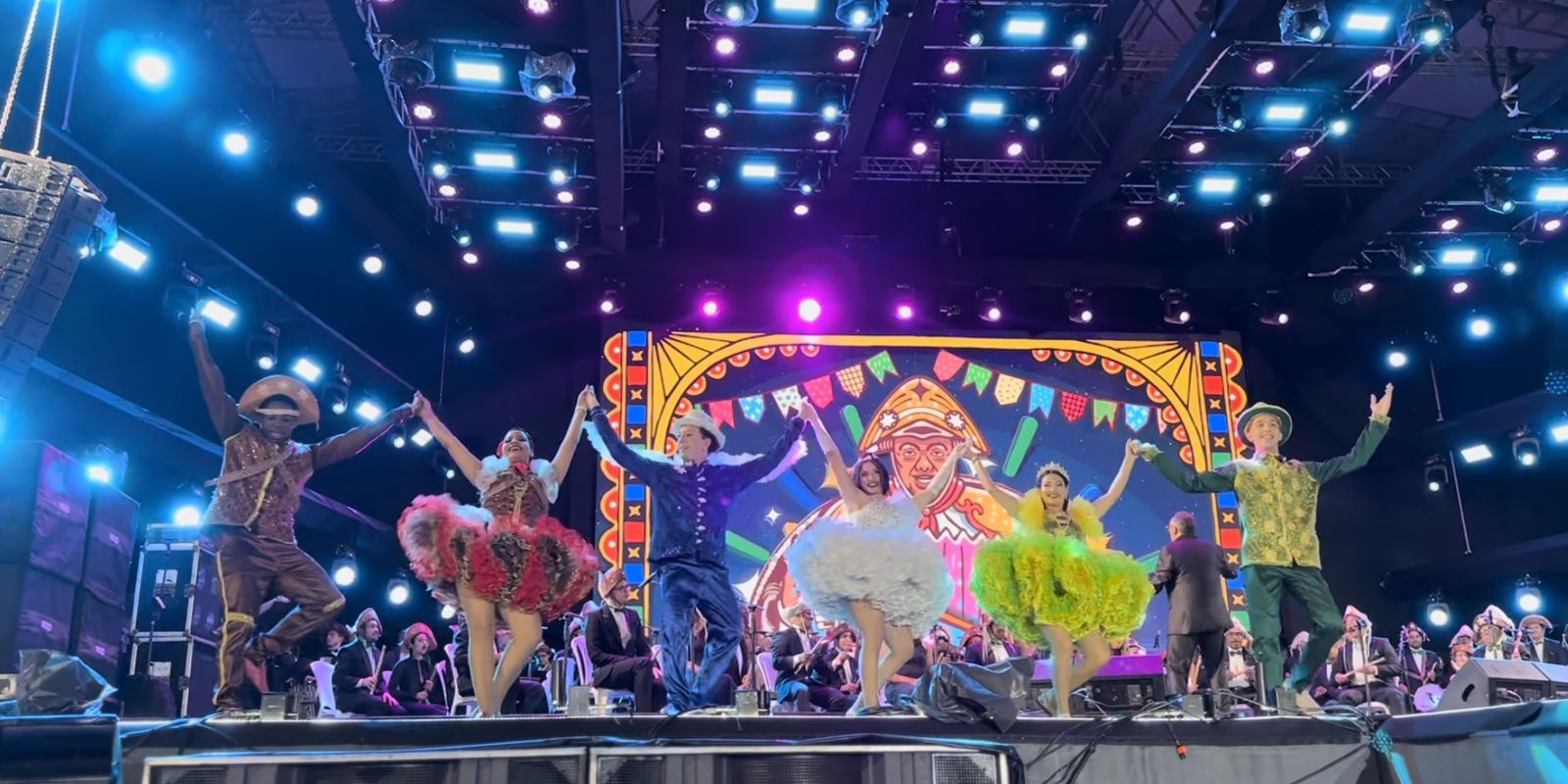 Quadrilhas mostram criatividade e tradição nas festas juninas