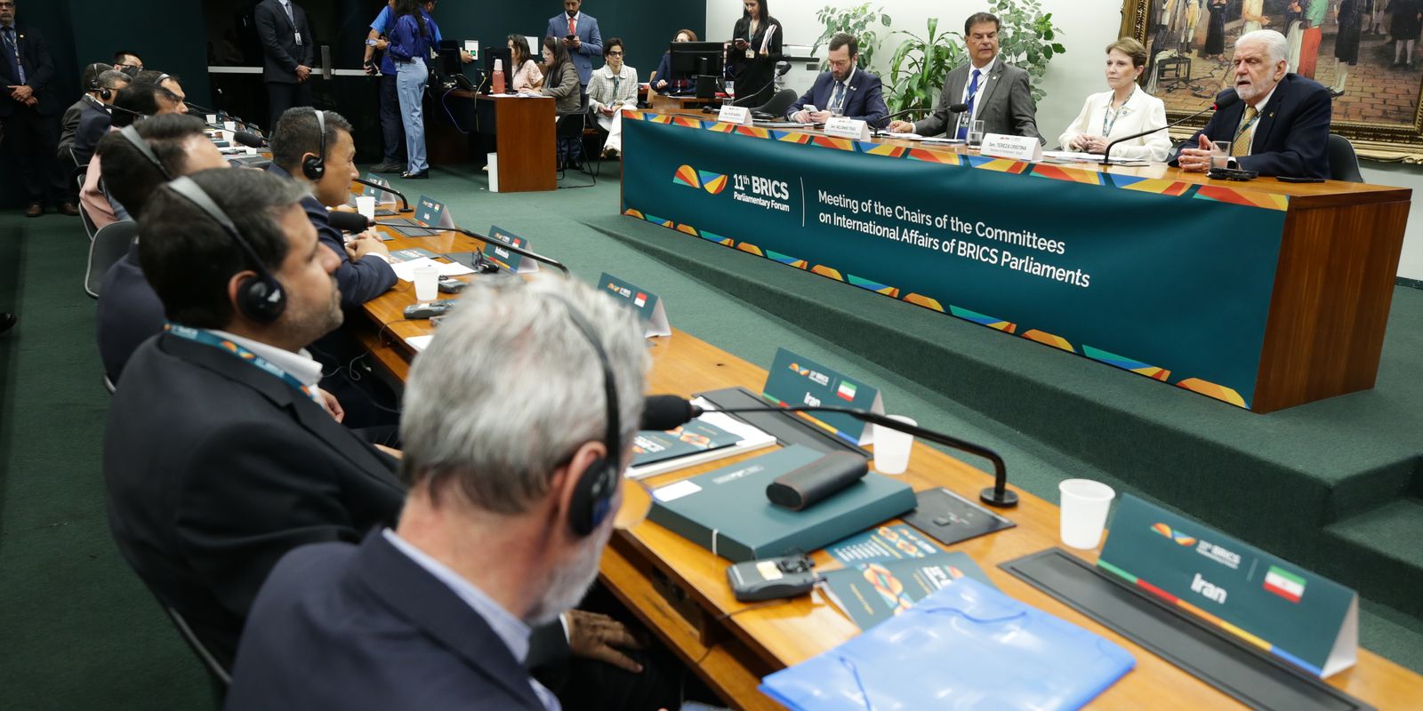 Parlamentares do Brics criticam guerra tarifária promovida pelos EUA