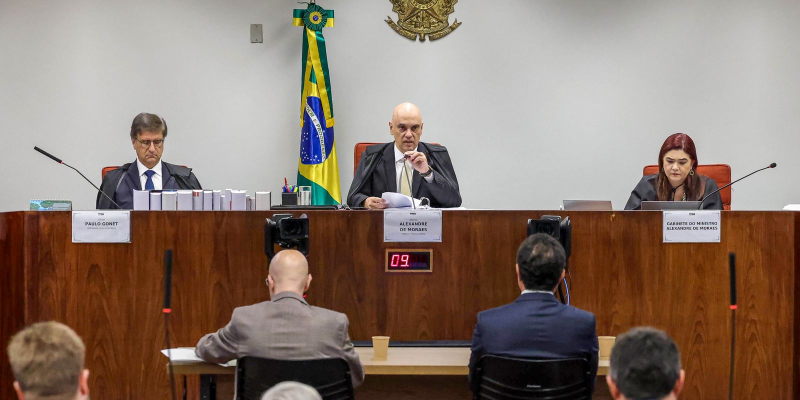 Moraes inicia interrogatório de Bolsonaro na ação da trama golpista
