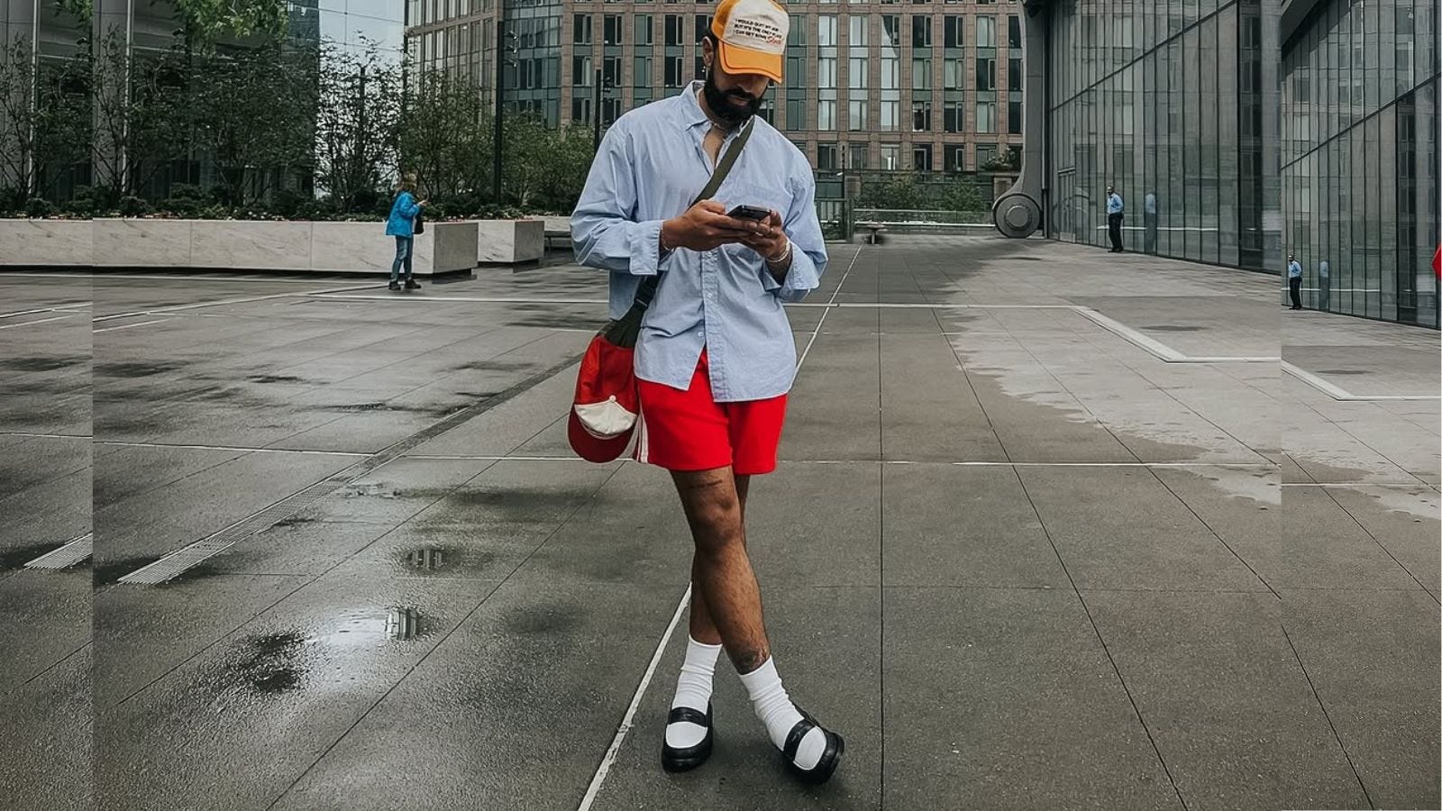 Sim, você deve usar mocassins com shorts neste verão