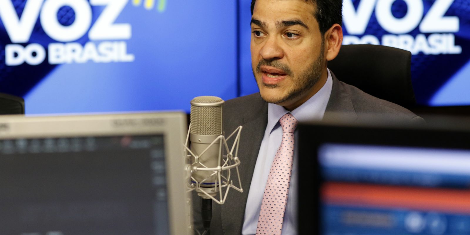 Aposentados não precisam acionar justiça por valores do INSS, diz AGU