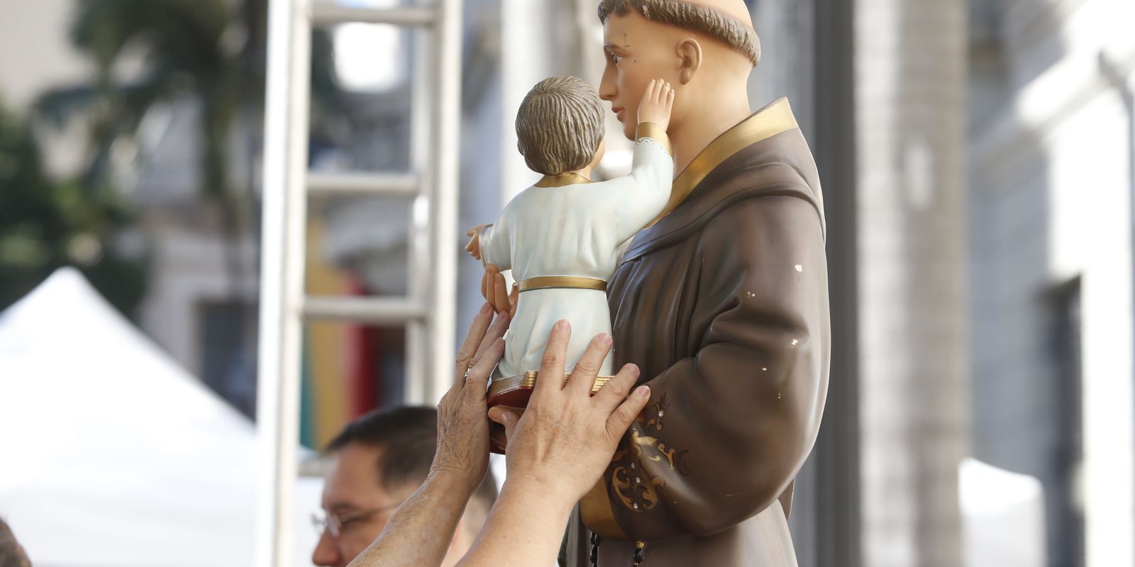 Viva Maria: Concessa pede a Santo Antônio por proteção