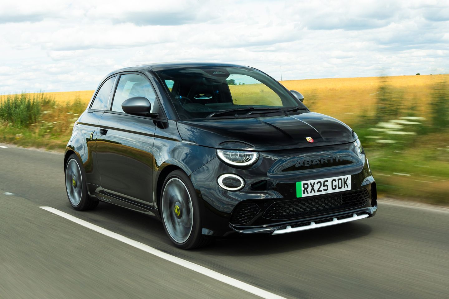 2025 Abarth 500E | Revisão do Reino Unido